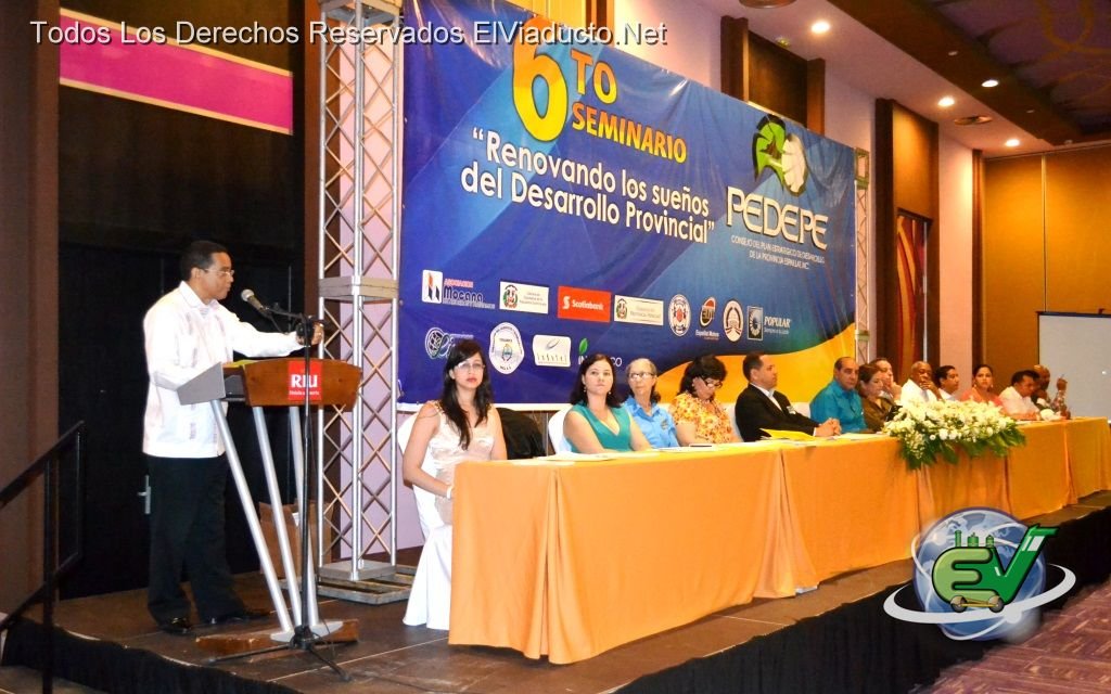 Senador de Espaillat José Rafael Vargas ofrese palabras en el 6to seminario PEDEPE 2013